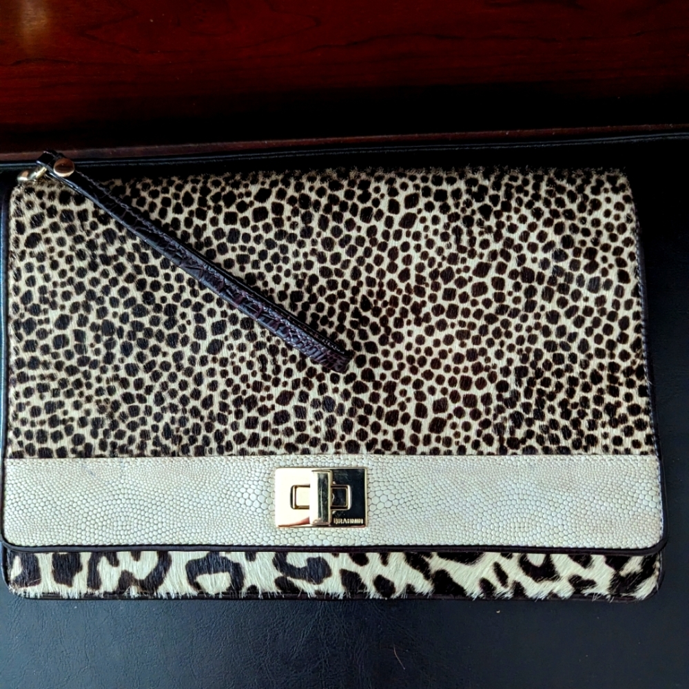 Brahmin clutch. In excellent condition.